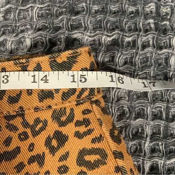 MITTOSHOP Animal NWT Print Denim Button Down Raw Hem Skirt Women's Medium #718 - Picture 8 of 11